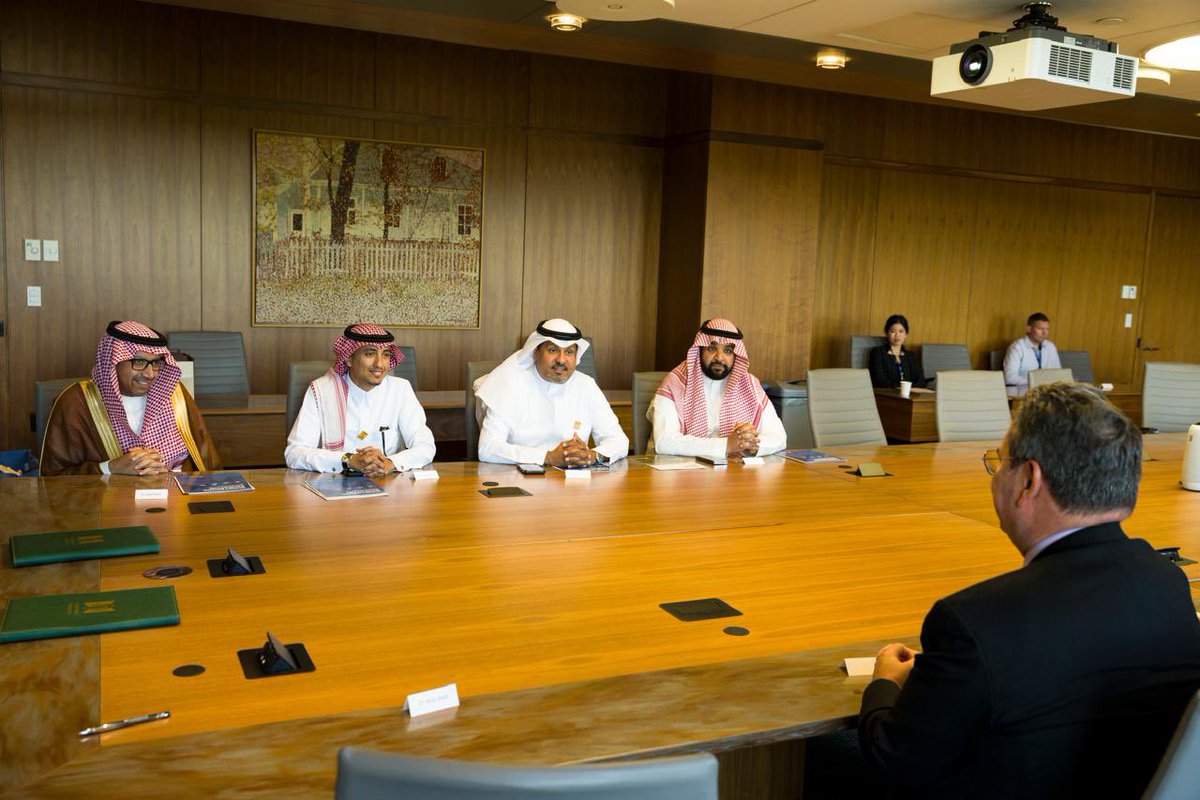 U_Tabuk's tweet photo. نيابةً عن سعادة رئيس #جامعة_تبوك، وقّع وكيل الجامعة للشؤون التعليمية #مذكرة_تفاهم مشترك مع #مستشفى_سانيبروك" للعلوم الصحية بـ #كندا (Sunnybrook Health Sciences Center)، بهدف تدريب طلبة #كلية_الصيدلة، وتأتي هذه الخطوة تماشياً مع التوجه الاستراتيجي للجامعة نحو الارتقاء بمخرجاتها التعليمية، وحرصها المستمر على توفير أفضل الفرص الأكاديمية والتدريبية لطلبتها.

@KSAembassyCA
@SaudiBureau 
@U_Tabuk