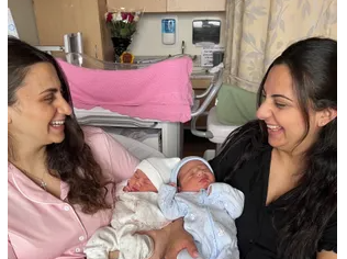 telegramdotcom's tweet photo. Sisters from Oxford give birth on same day at UMass Memorial https://t.co/jgIpLL3ZnT @RachelGow____ @umassmemorial https://t.co/oDRHGl4fg3