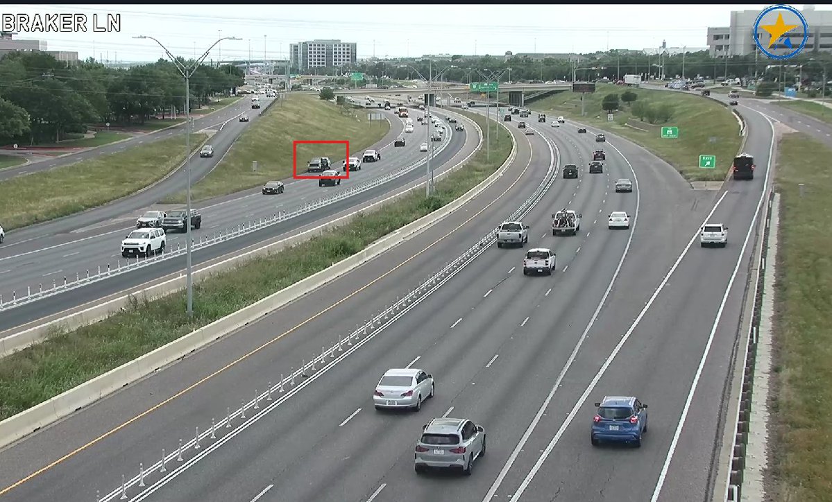 RMATIMCenter's tweet photo. Disabled vehicle N MoPac Expy NB after Braker Lane Right shoulder blocked. 
#ATXtraffic https://t.co/tpibnxdTy7