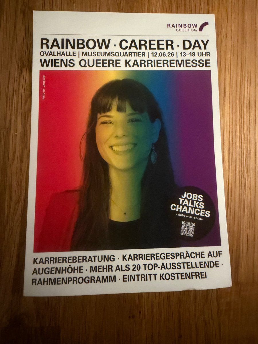 Erzbischof2023's tweet photo. Wenn solche Freecards auf den Wiener Universitäten ausliegen, merkt man, dass die Sonne der Kultur tief steht. Warum brauchen "Queers" jetzt um alles in der Welt eine eigene Jobvermittlung? Sind das keine Arbeitnehmer wie alle anderen oder gehen sie nur zu Sonderkonditionen ans Werk? Diese Welt ist verrückt, total verrückt!