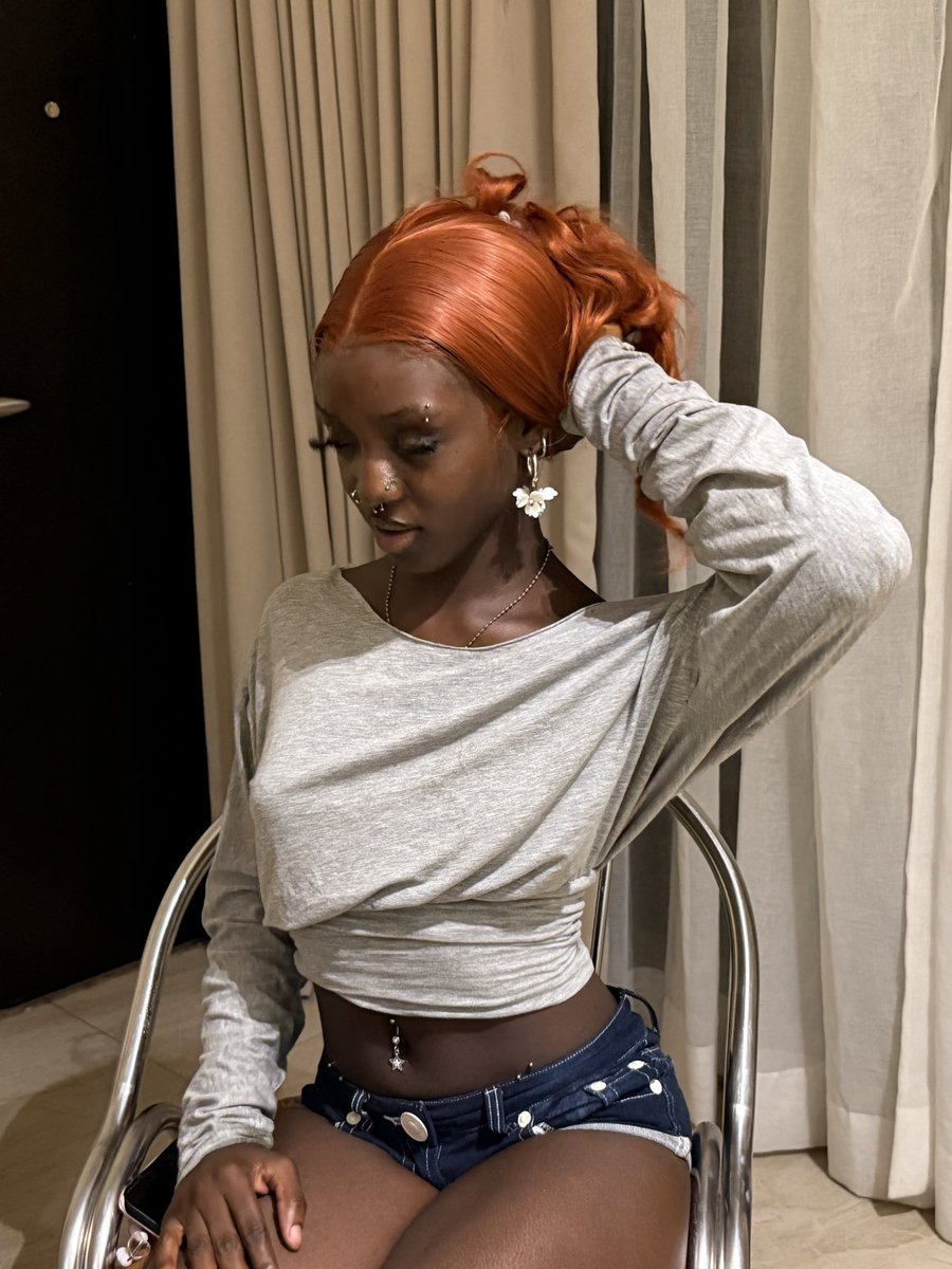 lotoscuffs_'s tweet photo. Did my hair and lashes and idk how to act https://t.co/nBX58puq5W
