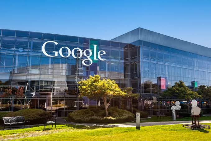 Barnabebourse's tweet photo. Alphabet $GOOGL prévoit d'allouer environ 30 milliards de dollars (sur les 80 milliards récemment levés en actions) pour couvrir les obligations fiscales liées aux attributions d'actions de ses employés selon the Information. https://t.co/PENv12mmY8