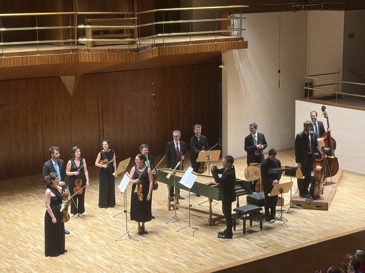Alvesp1982's tweet photo. Gran cierre de temporada del #Universobarroco de Cámara del @cndm_inaem con variada selección de concerti grossi de gigantes como #Corelli,#Haendel,#A.Scarlatti👌😍y la espectacular #Folia final de #Geminiani a cargo del genial @vespresdarnadi y Dani Espasa. Gracias maestro!👏👏 https://t.co/WgOlamko1L