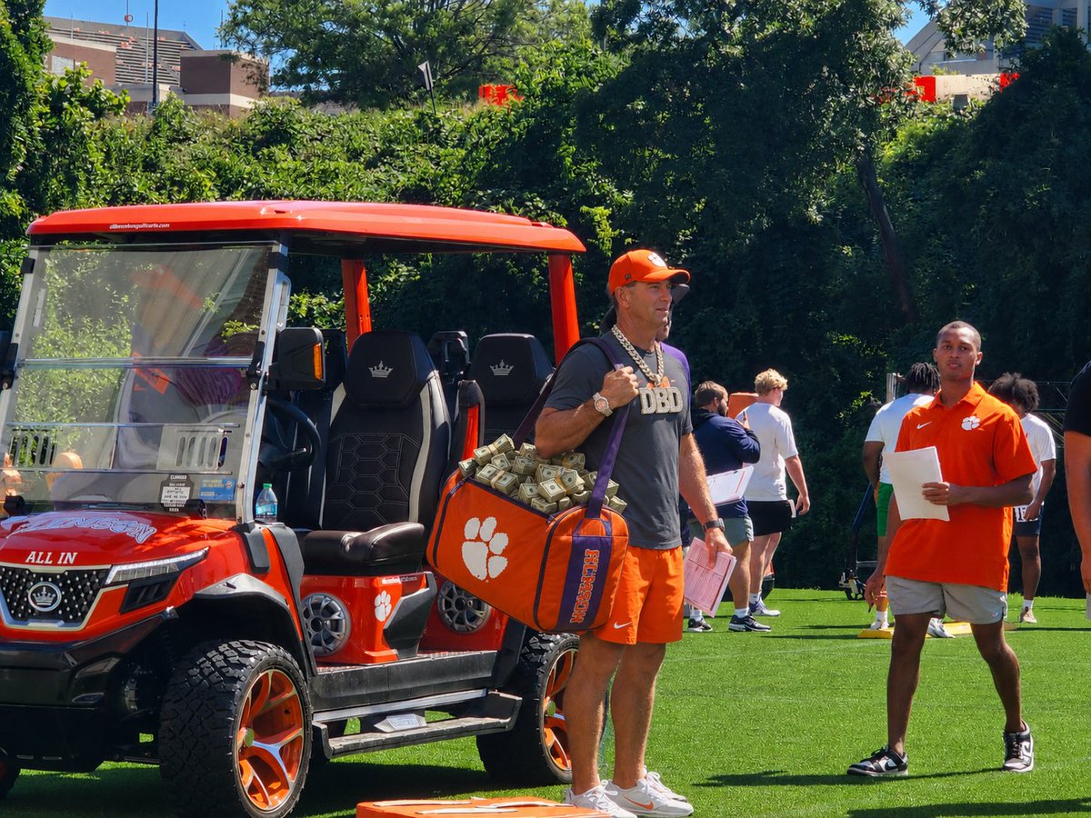 _______Geno's tweet photo. Mood - #DBD @ClemsonFB https://t.co/YYU898aM1v