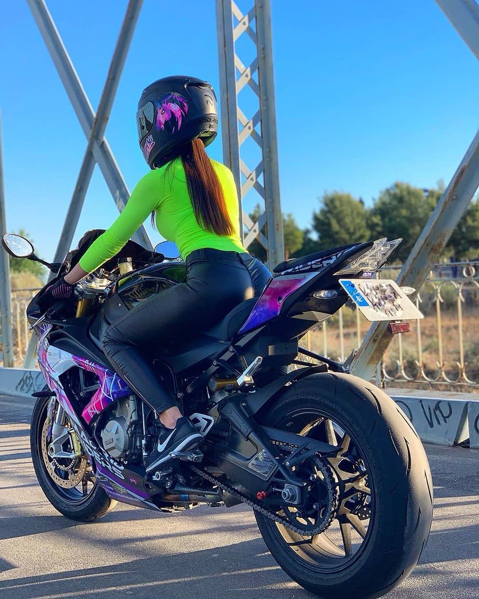MoreMotorcycles's tweet photo. #BMW S1000RR
#BikerGirl https://t.co/7yiGx1JBpf