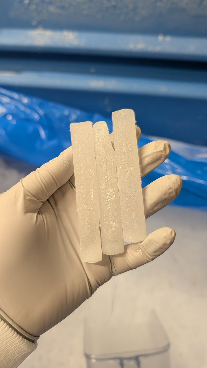 AstriaLive's tweet photo. Why does the forbidden ice look so tasty https://t.co/KERhTx4BXa