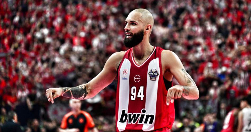 For7Fun's tweet photo. Εδώ, κουμάντο αυτός.
#OlympiacosBC https://t.co/PFzqnXz0ve