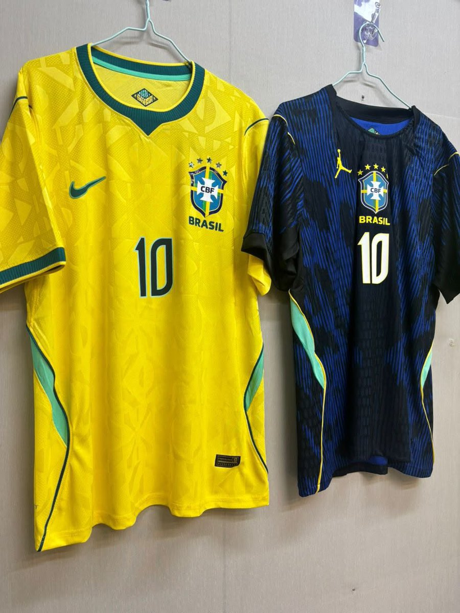 Monyluz25's tweet photo. CAMISAS do BRASIL TAILANDESAS 1:1 

Brasileiro deixar tudo para a última hora: uma dupla tão clássica quanto Copa do Mundo e futebol. ⚽😅 https://t.co/xFvpRvVrNJ