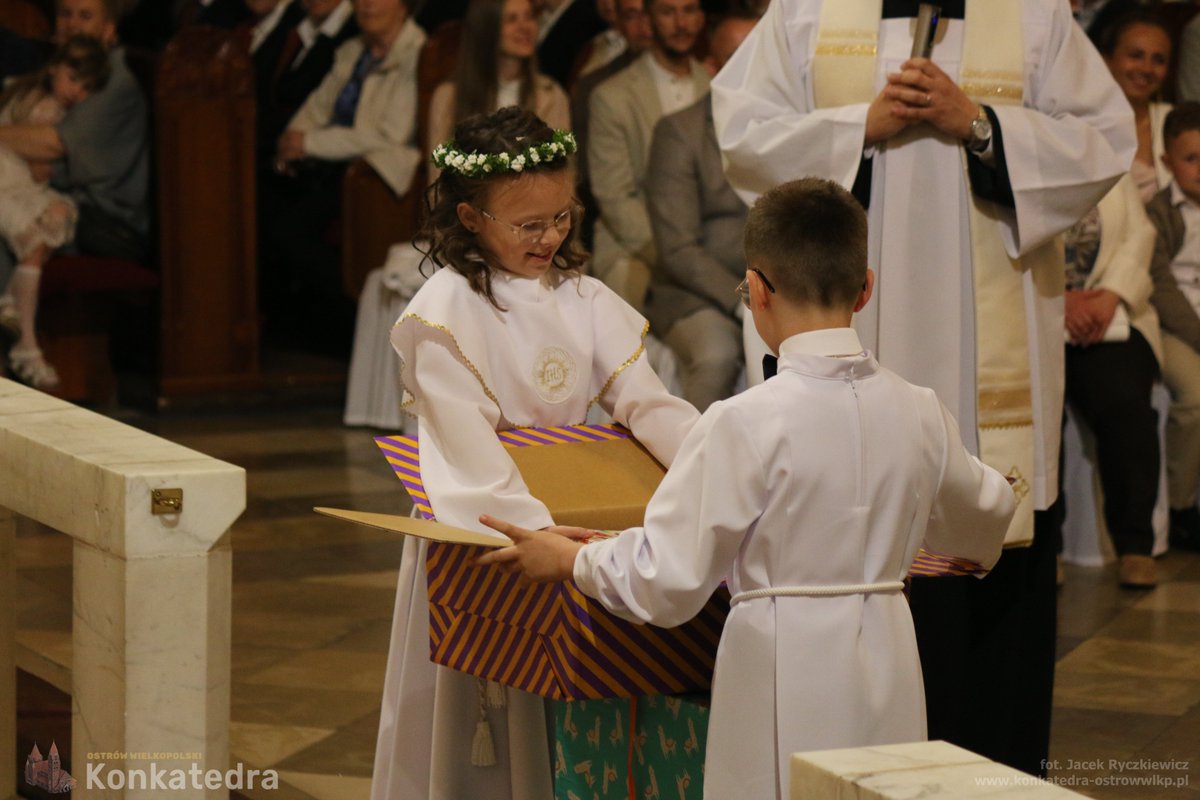 konkatedra's tweet photo. – Najważniejszy prezent, jaki dzisiaj dostaniecie, to jest właśnie Pan Jezus – mówił podczas homilii ks. Łukasz Urban do dzieci, które przystąpiły do Pierwszej Komunii św. w Konkatedrze. W sobotę sakrament przyjęło...
https://t.co/tXACwlVI5a https://t.co/CZxxgOuPTg
