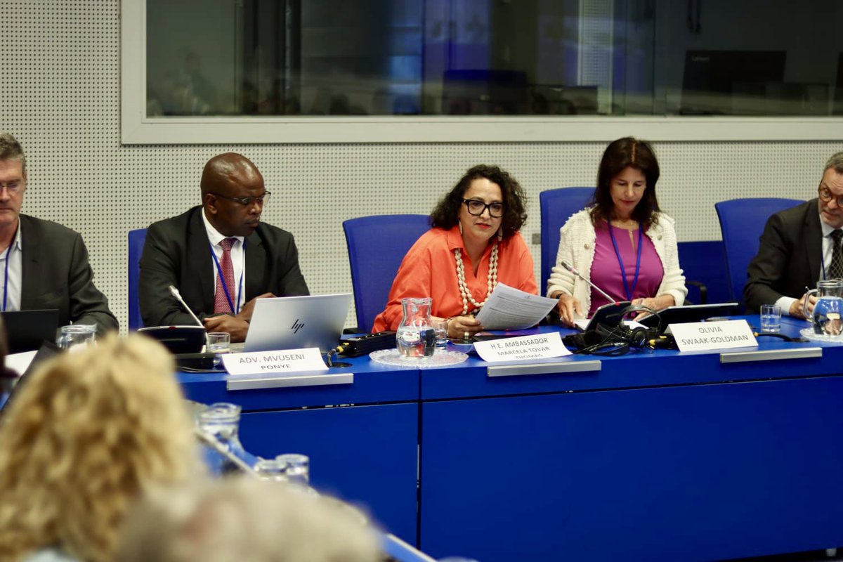 tovarthmarcela's tweet photo. Hoy participamos en el evento paralelo “From Commitment to Action: Following the Money to Address Crimes That Affect the Environment”, convocado por Wildlife Justice Commission y un amplio grupo de países aliados y socios internacionales 🌍🤝en el marco de la #CCPCJ35 (@UNODC)

Colombia 🇨🇴 recalcó que los delitos que afectan al medio ambiente no son fenómenos marginales, sino economías ilícitas dinámicas y altamente rentables, integradas en redes de delincuencia organizada transnacional y sostenidas por flujos financieros sofisticados que se aprovechan de vacíos normativos y marcos jurídicos fragmentados.

Subrayamos que, sin un enfoque robusto sobre los flujos financieros ilícitos, cualquier respuesta será insuficiente.

@infopresidencia @petrogustavo @CancilleriaCol @EmbColAustria