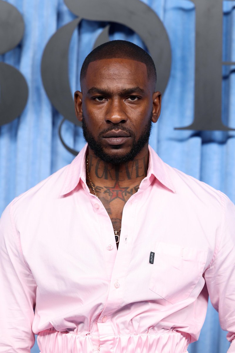 sleendeel's tweet photo. In case you guys don’t know who Skepta is https://t.co/ykqiAoiGts