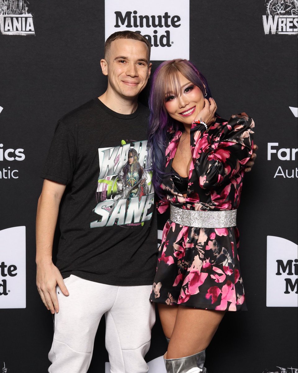 Jay_Boogie_1994's tweet photo. They say never meet your heroes. Well, I met mine and now I miss seeing her shine every week. Missing Kairi Sane a little extra today. 🥹⚓️🏴‍☠️ https://t.co/VlEzlsCAv3