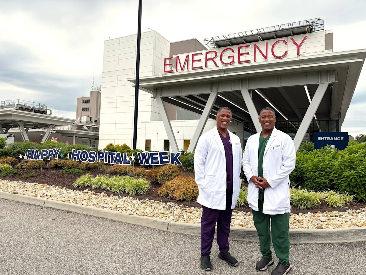 yahoolife's tweet photo. Dr. Travan Jasper and Dr. Travis Jasper have experienced a lot together as identical twin siblings. Now the brothers' careers are intersecting as they return to their hometown of Richmond, Virginia, to lead their local hospital's emergency department.
https://t.co/Pvs4IXrjnr https://t.co/D9IBIb7y7y