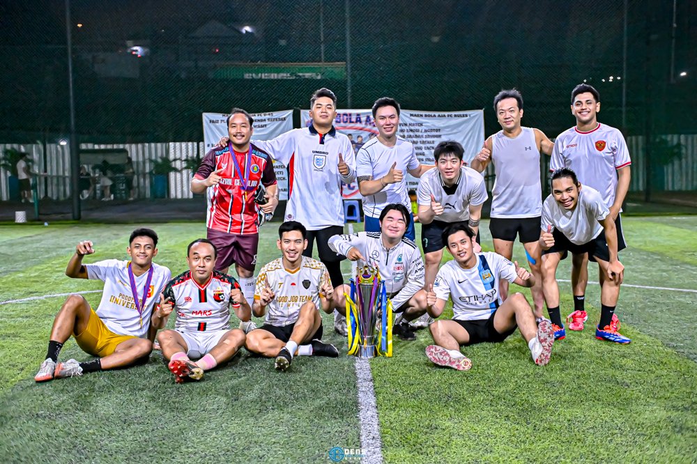 _Yippies's tweet photo. Real madrid cabang jakut. https://t.co/iaEsInUUQ2