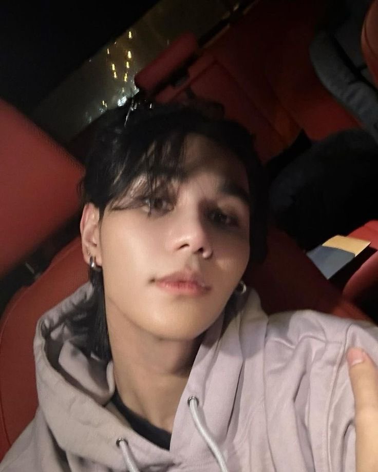 chcyluvr's tweet photo. best selfies taken ever https://t.co/BTZwqSICfl