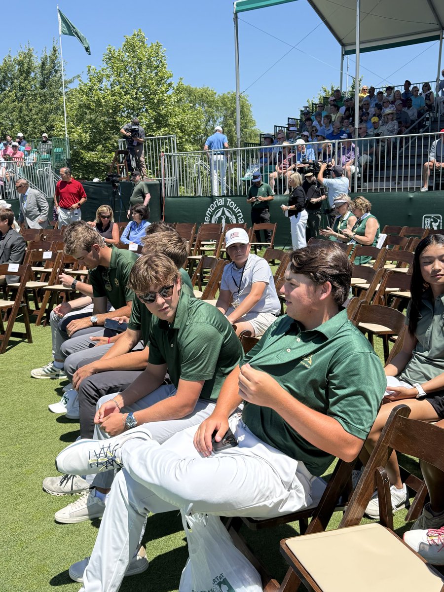 DJHSGolf's tweet photo. So incredibly grateful for today. Lifetime memories for the boys. Thank you to @jacknicklausII and his staff and @MemorialGolf for honoring our team. https://t.co/qz3AtfG0zj