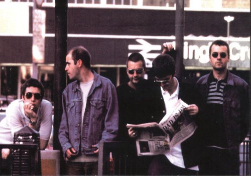oasisvaults's tweet photo. Oasis at Kings Cross, London, May 2nd, 1997. https://t.co/7qxIloZOgf