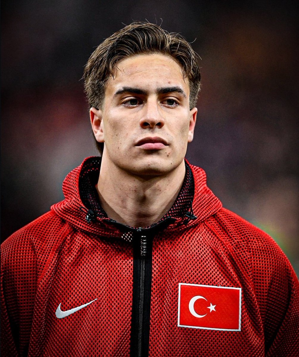 samiyengundem's tweet photo. ⁉️ Dünya Kupası'nda oynamış en etkili Türk futbolcular sence kimler?

🇹🇷🦁 Kenan Yıldız: "2002 Dünya Kupası'ndan Bülent Korkmaz." https://t.co/KzIuwt7rSx
