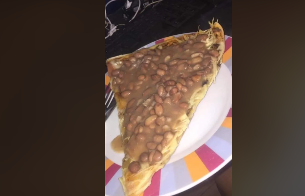 ChartDavidson's tweet photo. @Dominos_UK Hard to take this account seriously when you serve this... https://t.co/WC5gHdbUHO