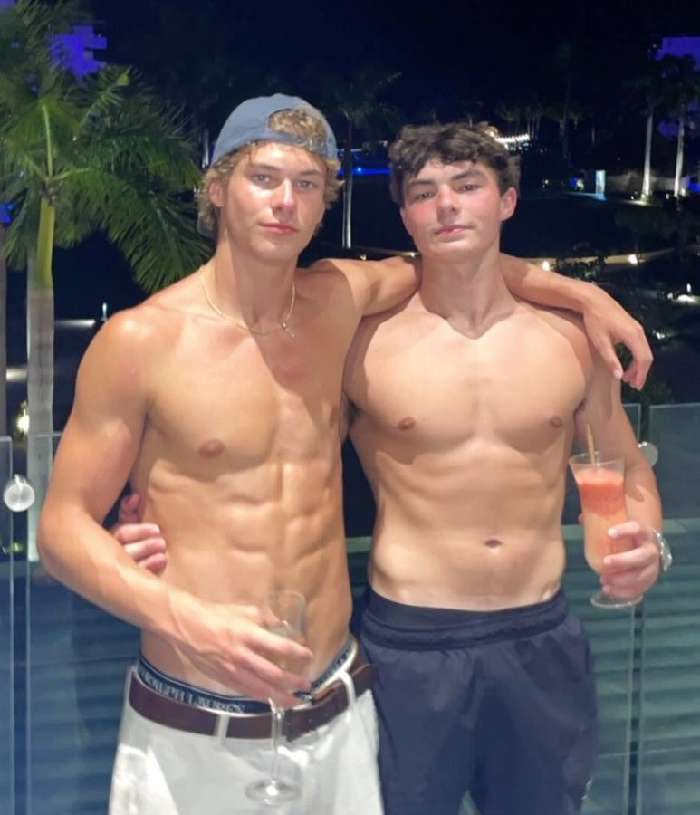 Gaywiki0's tweet photo. Left or Right?

.
.
.
FIND MORE CONTENT ON TELEGRAM  
https://t.co/vRFWCRYtOb 

#grupogay #CHUDAI #PINTOAWARDS #PINTOSAWARD #PINTOSAWARDS #BRODERAGEM #brotheragem https://t.co/zVSDUPjXN7