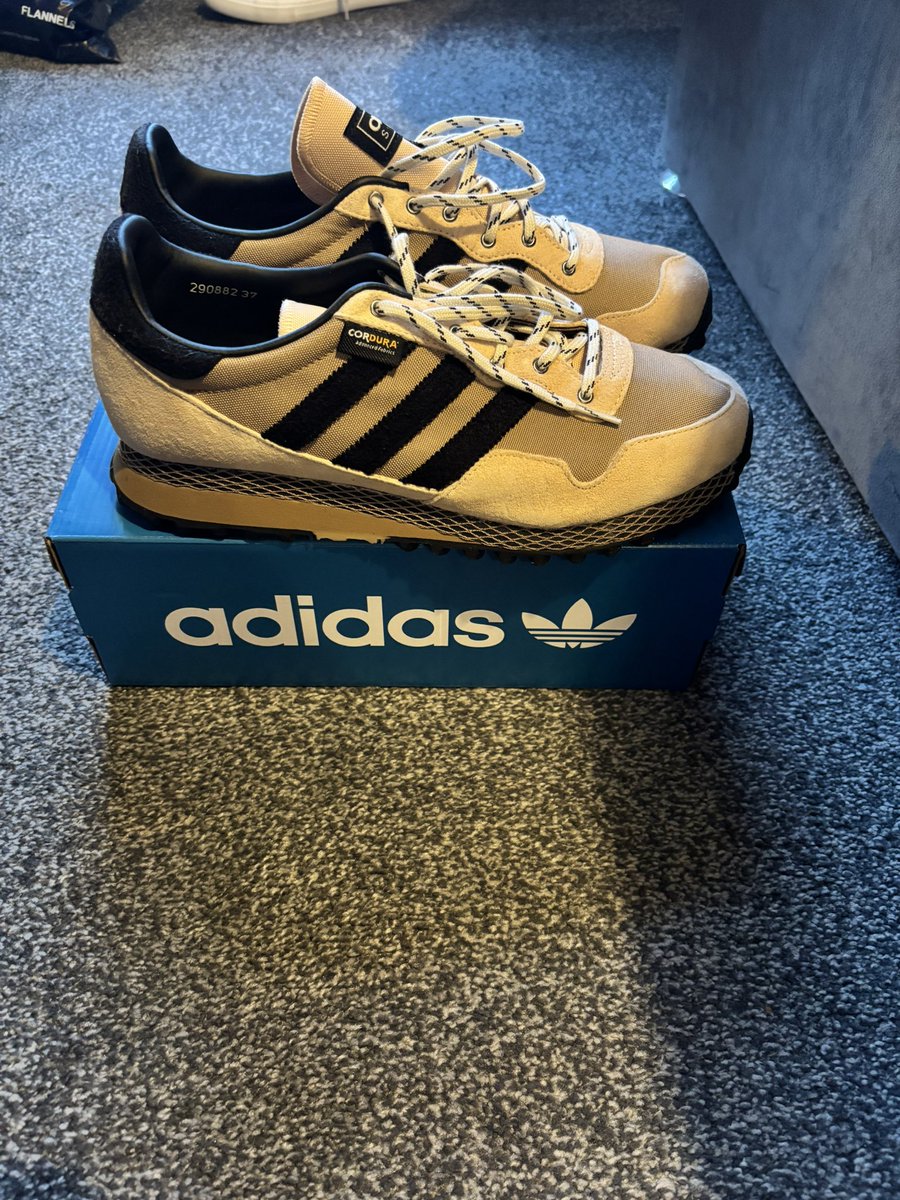 mcooper06068's tweet photo. FOR SALE: Moscrop SPZL. Size 9.5, worn once. £110 with postage. Rts appreciated https://t.co/H28fOYpZ0z