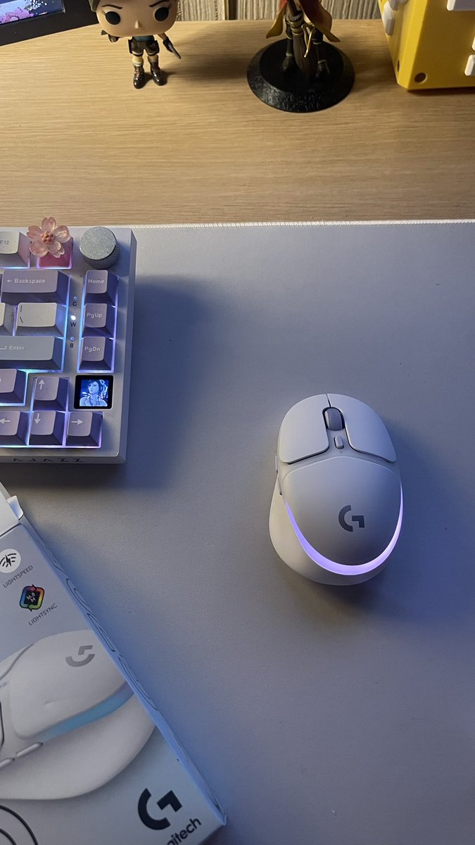 l0dette's tweet photo. My new mouse 🌸 https://t.co/LvdBoqqWYO