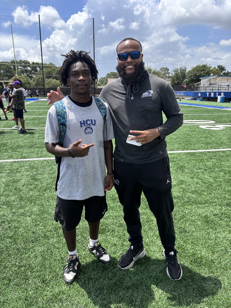 PrestonSing_2's tweet photo. HCU Camp @CoachDNew_ @dcoleknows @HCUCoachBachtel @m4taii @tommiebarrett25 @SC_BulldogFB @CoachKRHarrison @dodie4nic @paulsingleton_3 @PaulSing15 @Latreecesingle1 https://t.co/pVfENT07b9