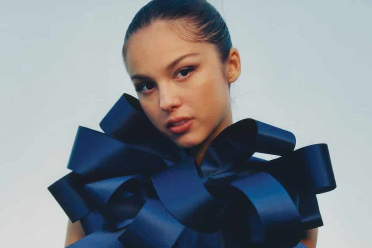 DailyFrontRow's tweet photo. Olivia Rodrigo tells it like it is!  https://t.co/b6owYWLaiL https://t.co/QXML8fgc9v