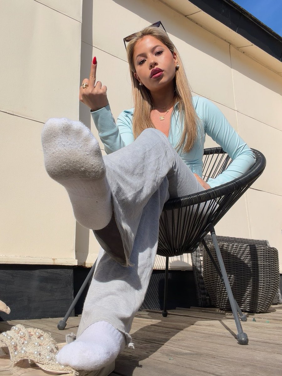 divadiv1ne's tweet photo. About to get squashed https://t.co/ubYGBEXijx