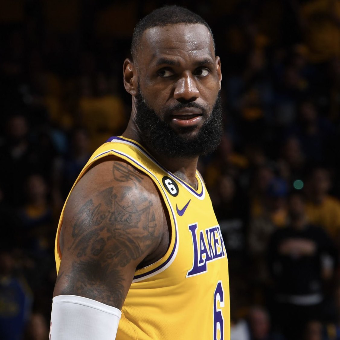 PolymarketHoops's tweet photo. Russell Westbrook allegedly to a Lakers teammate about LeBron James during a game in 2023:

“I hate that fake sh*t, I just can’t do it.”

(via @ringer) https://t.co/ZQpOjyBht1