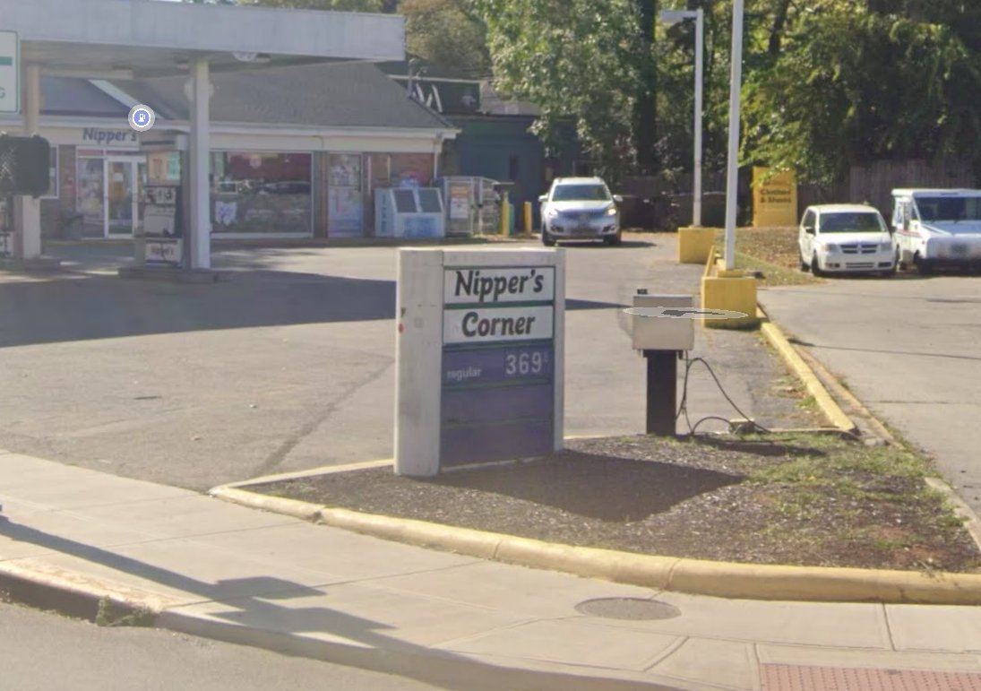 DukeMaximum's tweet photo. I was on Google Maps today, looking through Yellow Springs, Ohio, the town that comedian Dave Chappelle bought. At first, I misread this sign on Main Street and thought Dave Chappelle had renamed the town just to make white people say the N-word. https://t.co/JNYdTowgfQ