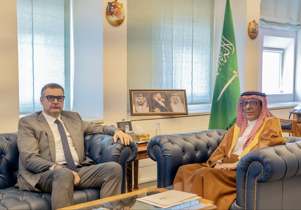 KSAmofaEN's tweet photo. #Riyadh | Deputy Minister for International Multilateral Affairs and General Supervisor of the Economic and Development Affairs Deputyship Dr. Abdulrahman Al-Rassi received Ambassador of Georgia to Saudi Arabia, Mr. Nikoloz Revazishvili, during which they discussed topics of shared concern. 🇸🇦🇬🇪
