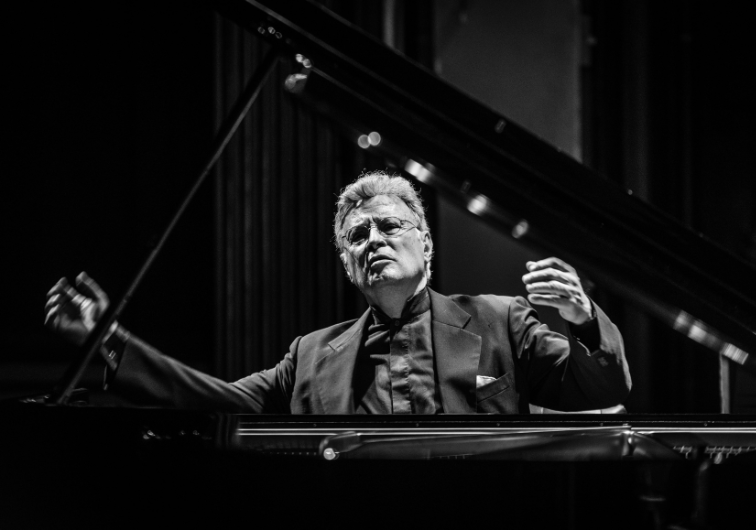 CorreodePunta's tweet photo. Homero Francesch, uno de los grandes pianistas uruguayos de la escena internacional, se presenta en Punta del Este 

https://t.co/Elh2vnYt6d
| Diario Correo de Punta del Este https://t.co/hl5LcHFmQ4