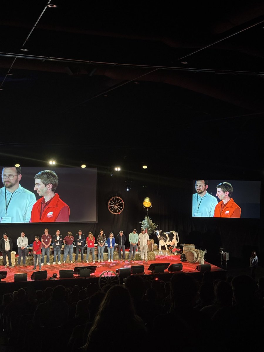 JeunesAgri's tweet photo. 🥁 Récap de la J2 de notre #CongrèsJA à Bourg-en-Bresse | La majeure partie de la journée a été consacrée au vote et à l’adoption de notre rapport d’orientation 2026 « Souveraineté agricole et commerce international : Le défi d’une agriculture européenne et puissante » 🚜🇪🇺

👉 S’en est suivie l’ouverture officielle du Congrès avec le dernier discours du président national de Jeunes Agriculteurs Pierrick Horel, puis les adieux aux administrateurs nationaux sortants 👋 😢

💬 « Je pars avec une fierté immense : celle de voir, devant moi, une génération de jeunes engagés, ambitieux, déterminés. Une génération qui veut avancer. Qui veut oser. Qui veut parfois tout réinventer », a notamment déclaré Pierrick Horel 👩‍🌾👨‍🌾

➡️ Rendez-vous demain pour la journée de clôture de ce #CongrèsJA, avec notamment la séquence #FaceAuxJA impliquant cinq personnalités politiques dans la perspective de l’élection présidentielle 2027 - Les débats seront à suivre sur notre chaîne YouTube 🙌
