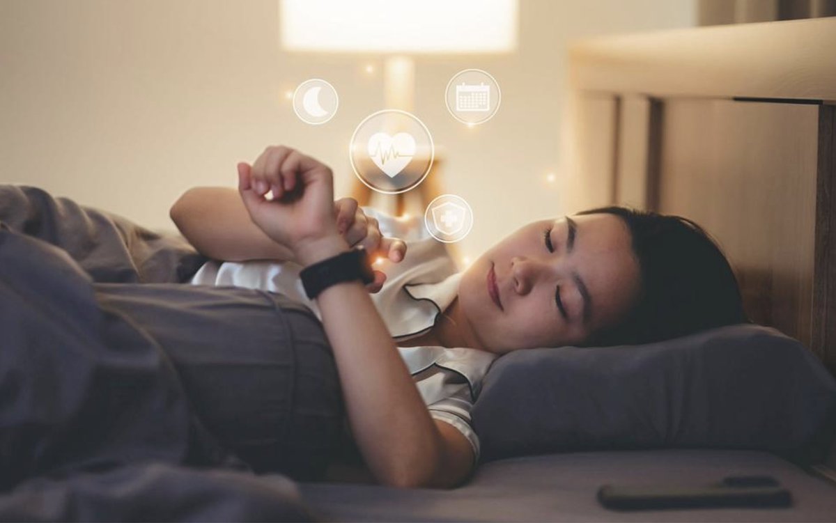 NCIDirector's tweet photo. We need to better connect discovery to patients’ lived experience. Studies using wearable tech to track sleep in brain tumor patients are a powerful example—bringing real-world data into care and research to improve outcomes. https://t.co/Ms7n2S8fJr https://t.co/RVq3kZ269A