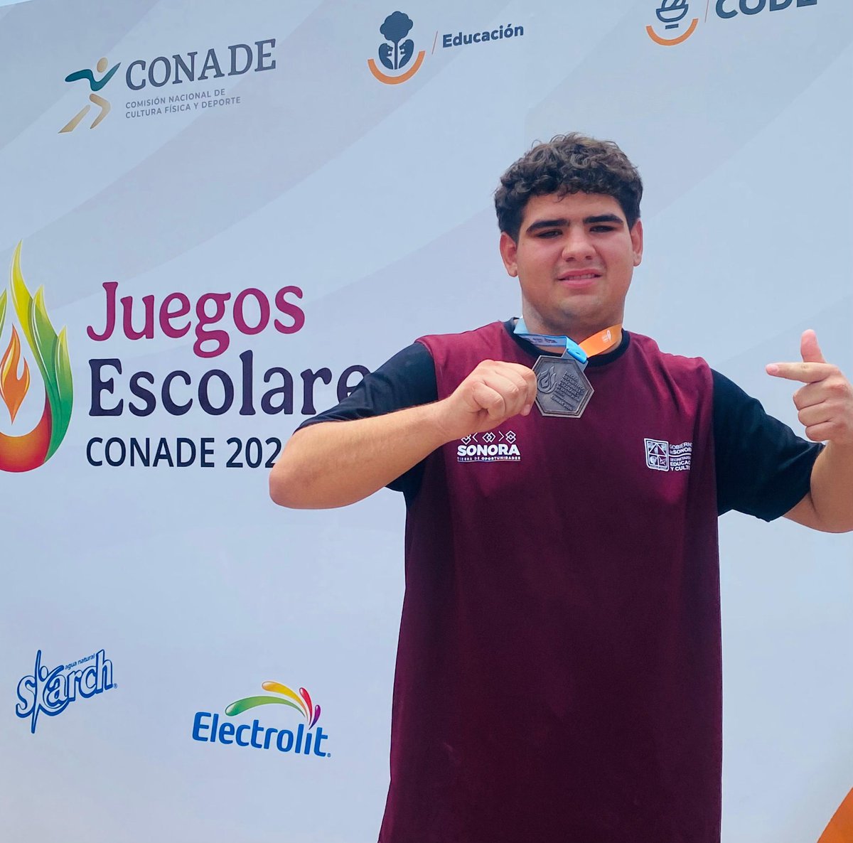 SECSonora's tweet photo. ¡Sonora sigue sumando medallas! 🥉🏆 

Sergio Ramón González Armenta, de la Secundaria Técnica No. 18 "Elsa Guadalupe Cañez Coronado" de Agua Prieta, conquistó la medalla de bronce en impulso de bala varonil.

¡Enhorabuena por esta destacada actuación! 👏💪 https://t.co/HcBRfDmmps
