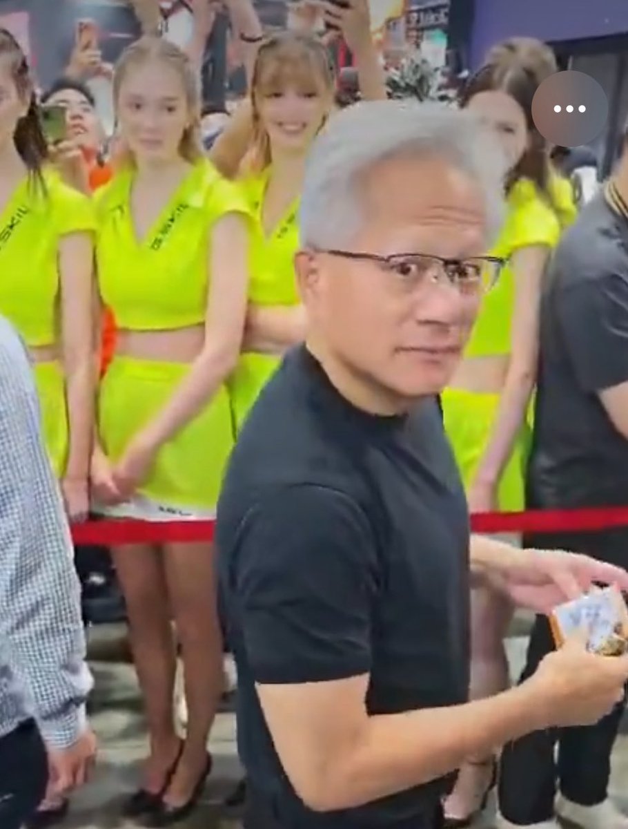 seduxxiq's tweet photo. @hkepcmedia how bro look at you after you tell him not to spend his whole paycheck on ShowGirls https://t.co/ojG3RkTH3M