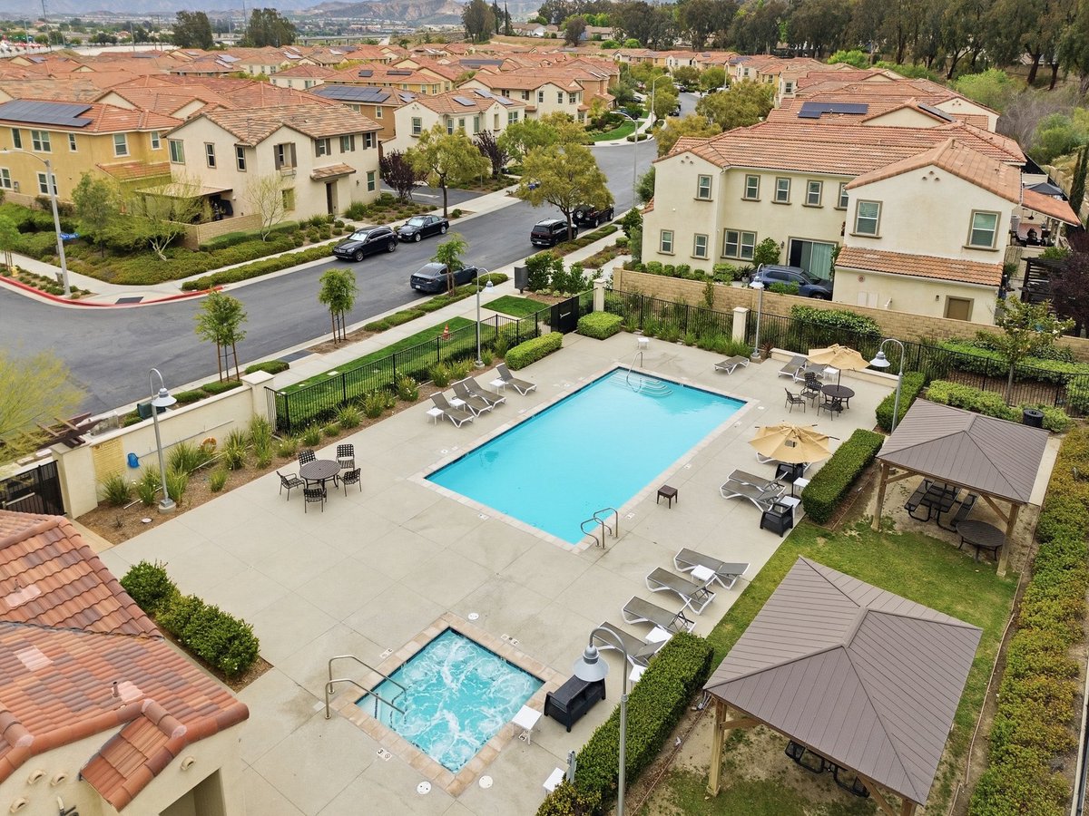 Realtorlsmith's tweet photo. ✨ Fresh, modern, and move-in ready.

This updated 3BD/2.5BA Canyon Country home offers open-concept living, a chef’s kitchen, private patio, solar, Tesla EV charger, and smart home perks—all in a prime location. 🏡⚡

Comfort and convenience, done right.

#LukeSmithProperties https://t.co/zmOvzCv9hl