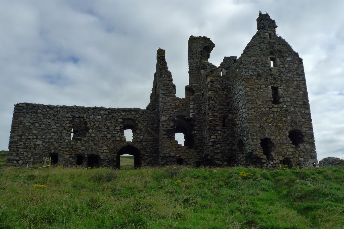 cyclingscot's tweet photo. The walk to Dunskey Castle. An absolute must if you visit Portpatrick. Find out more about this walk in my blog: https://t.co/QA8c4DEU3j https://t.co/N1Iu9obkJI