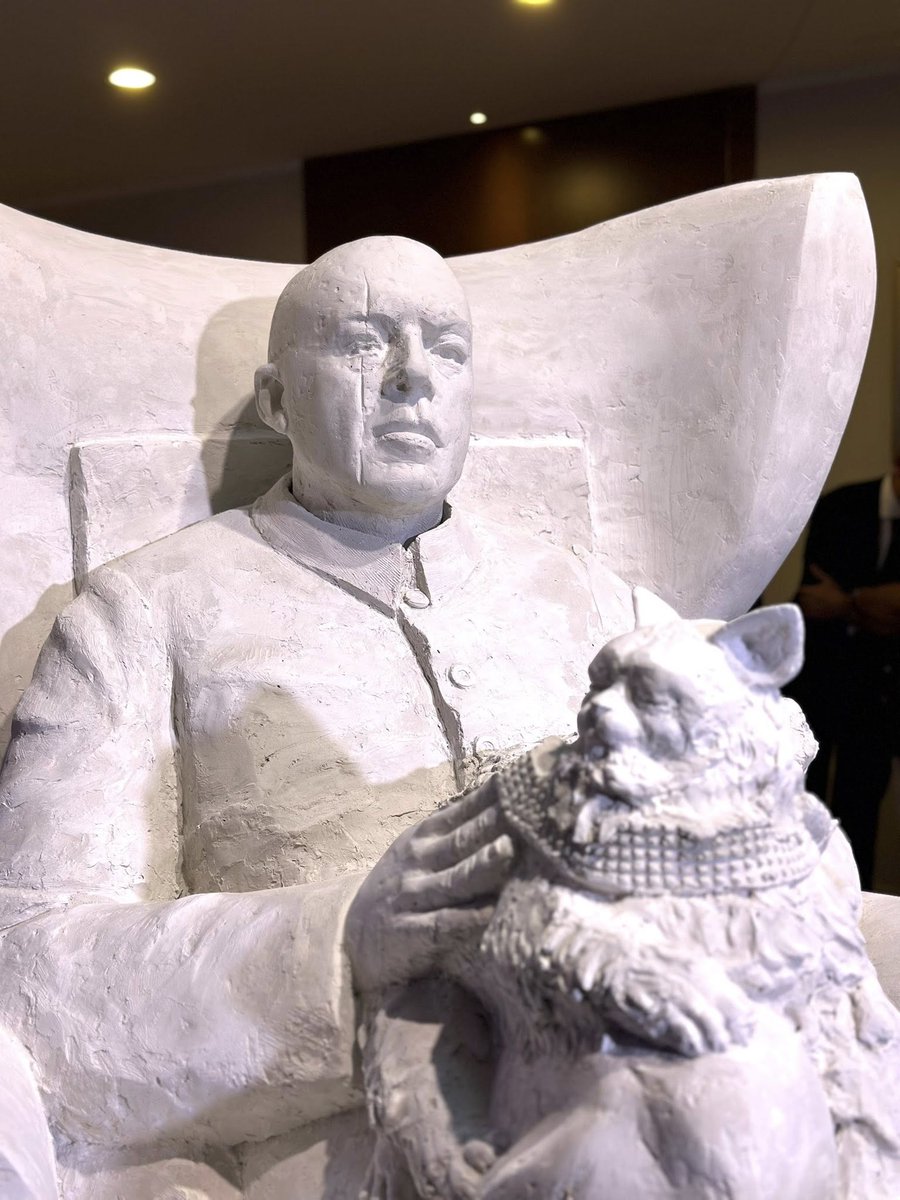 Archivo_007's tweet photo. Una estatua para Ernst Stavro Blofeld https://t.co/xv6L07Mz8w Insólita propuesta de los fans polacos
blofeldpl @jamesbond_comPL
#JamesBond #Gdynia #Blofeld #ErnstStavroBlofeld #Gedinia #Polonia #Poland #IanFleming #Archivo007 #ClubArchivo007 https://t.co/Mp50oBZV8Z