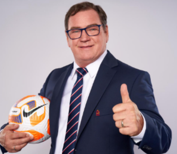 HarDzik_'s tweet photo. @LaczyNasPilka Urban obsraniec nawet zmian nie robi mimo, że to towarzyski i sam zapowiadał, że będą zmiany 😂ale dziadek obsrał się po tym co się stało w 1 meczu z Ukrainą i chłop, pierwszym garniturem napierdala od deski do deski 

Uśmiechnięty Jasiu 😎👍 https://t.co/yw9EWqDLif