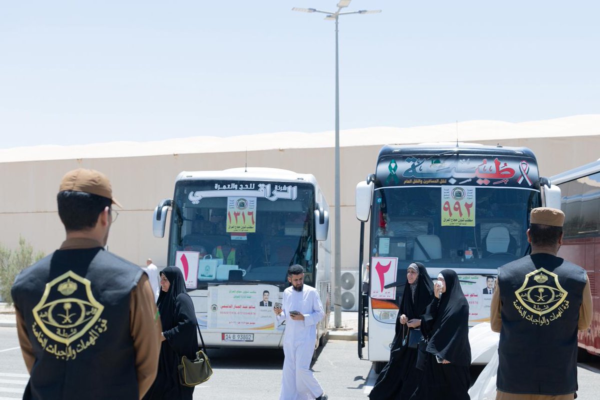 NorthborderSA's tweet photo. لليوم الثالث.. 
 #منفذ_جديدة_عرعر يواصل توديع الحجاج العراقيين العائدين إلى بلادهم بعد أداء مناسك الحج.
#حج_١٤٤٧ه 
#حياكم_الله https://t.co/LYSApDiHOE