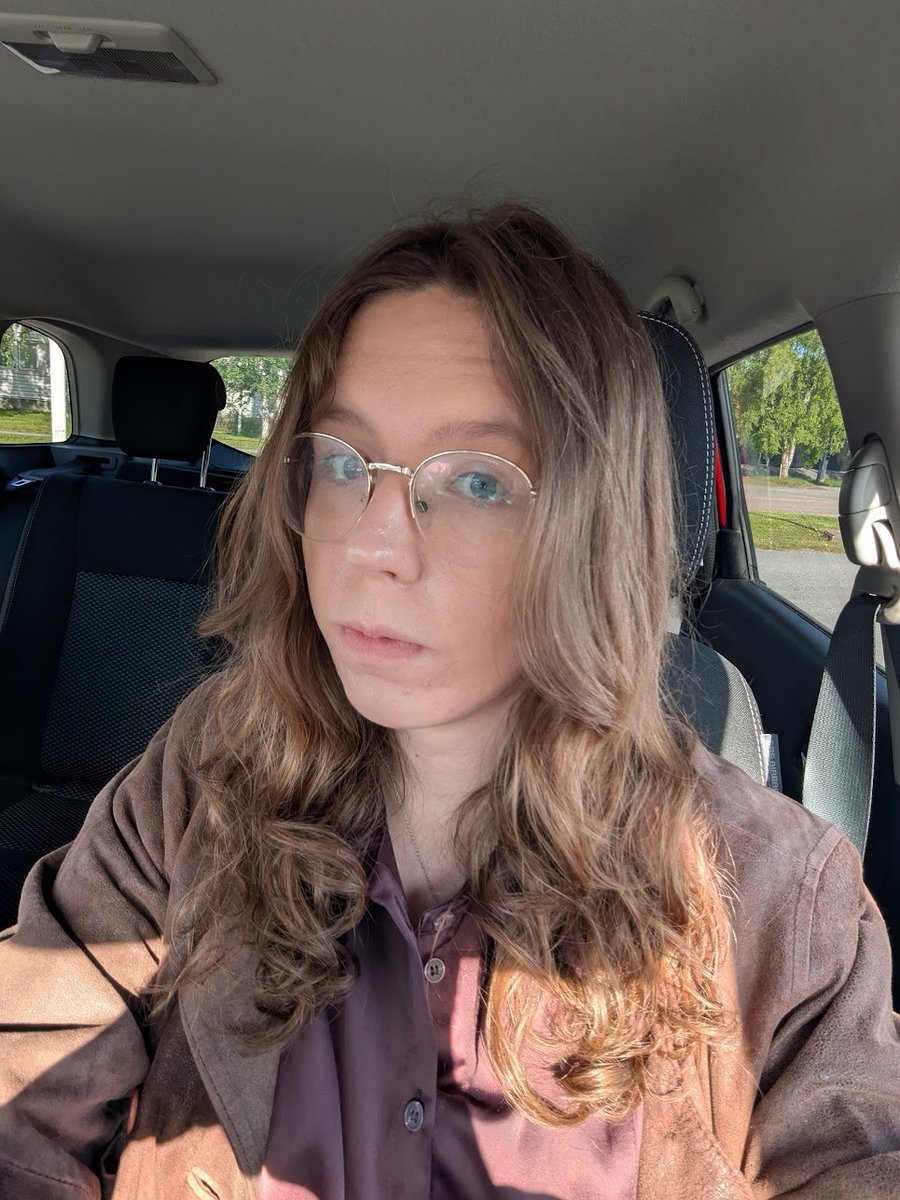 Anfallsigelkott's tweet photo. Has better layers now :) And fresh tips :) And curtainier curtain bangs :) https://t.co/30vqu0WtzS