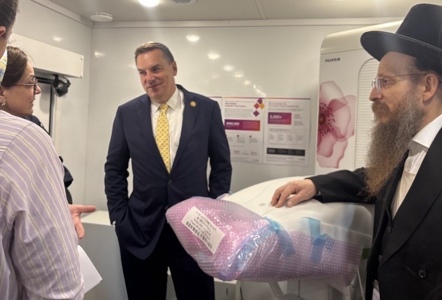 NACHC's tweet photo. Thank you, @RepRichHudson, for your leadership on the MOBILE Health Care Act and for your continued support of CHCs in providing comprehensive health care services to rural communities. We appreciated seeing you at the mobile health unit on Capitol Hill today! #ValueCHCs https://t.co/GceohoRbv1