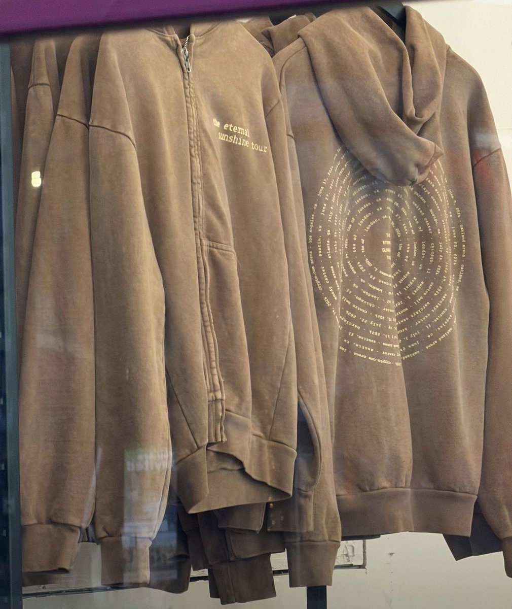 jenchek's tweet photo. need this combo BAAAAAAADLY i haven’t stopped thinking about wearing them together https://t.co/z6IoOTAuth