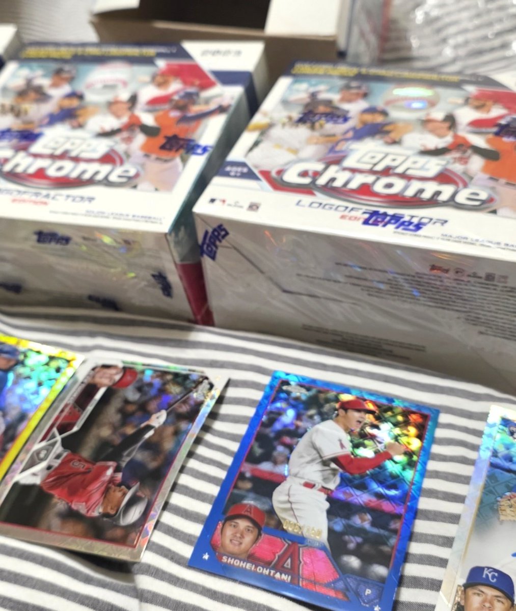 HotRodG80's tweet photo. @juice8ox @Topps @cardrestocks Actually just ripped this logofractor box from one of @cardrestocks old links. Forgot I had them lmao https://t.co/9rKaJj0fZT