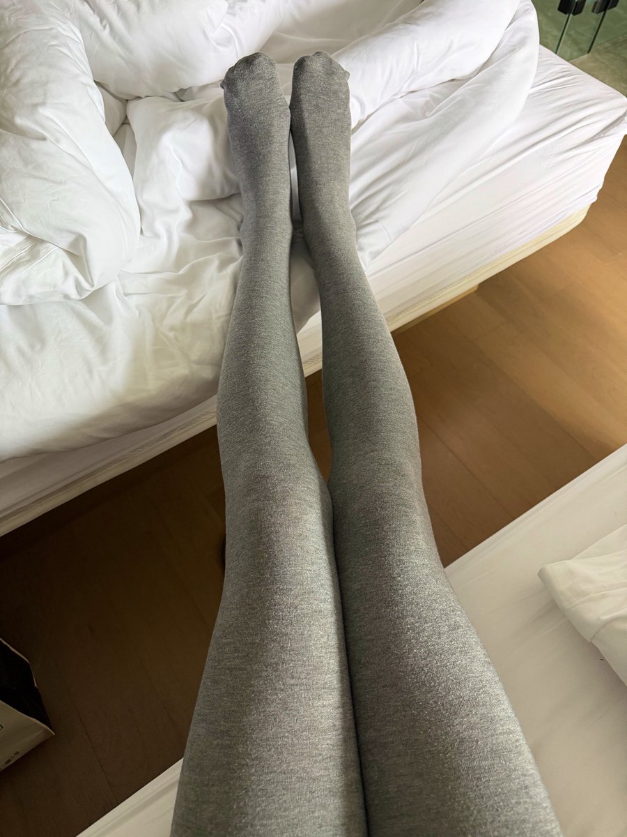 ssqmph's tweet photo. #tights #pantyhose https://t.co/IlvEmtVSsG