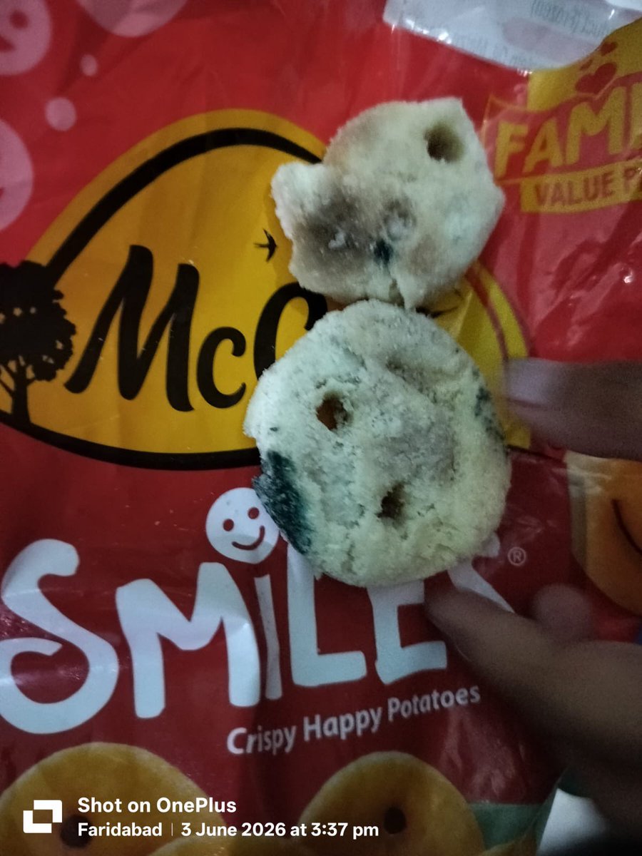 army_751_1991's tweet photo. @mccainglobal @McCainFoodsInd

Found what appears to be mold inside a pack of McCain Smiles within expiry. Photos attached. Request immediate investigation.

@fssaiindia @MoHFW_INDIA
#مونديال2026 #McCainSmiles #FoodSafety #FSSAI #ConsumerComplaint #FoodQuality #FoodContamination https://t.co/Lcg5xpviS2