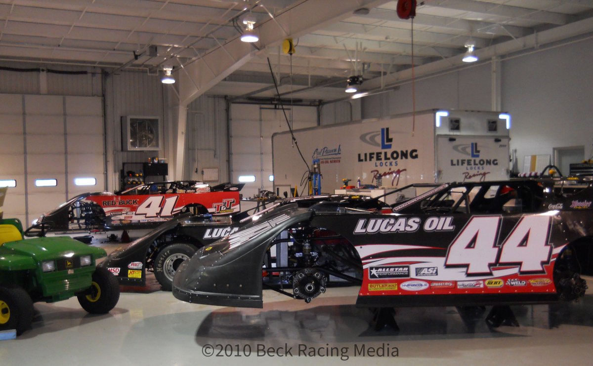 BeckRacingMedia's tweet photo. This was Earl Pearson, Jr. and Brad Neat @WytheRaceway in 2010 and their cars in the @LonghornChassis shop the same year. 📷Rhonda Beck, 2010 https://t.co/cXrUFvZYuc