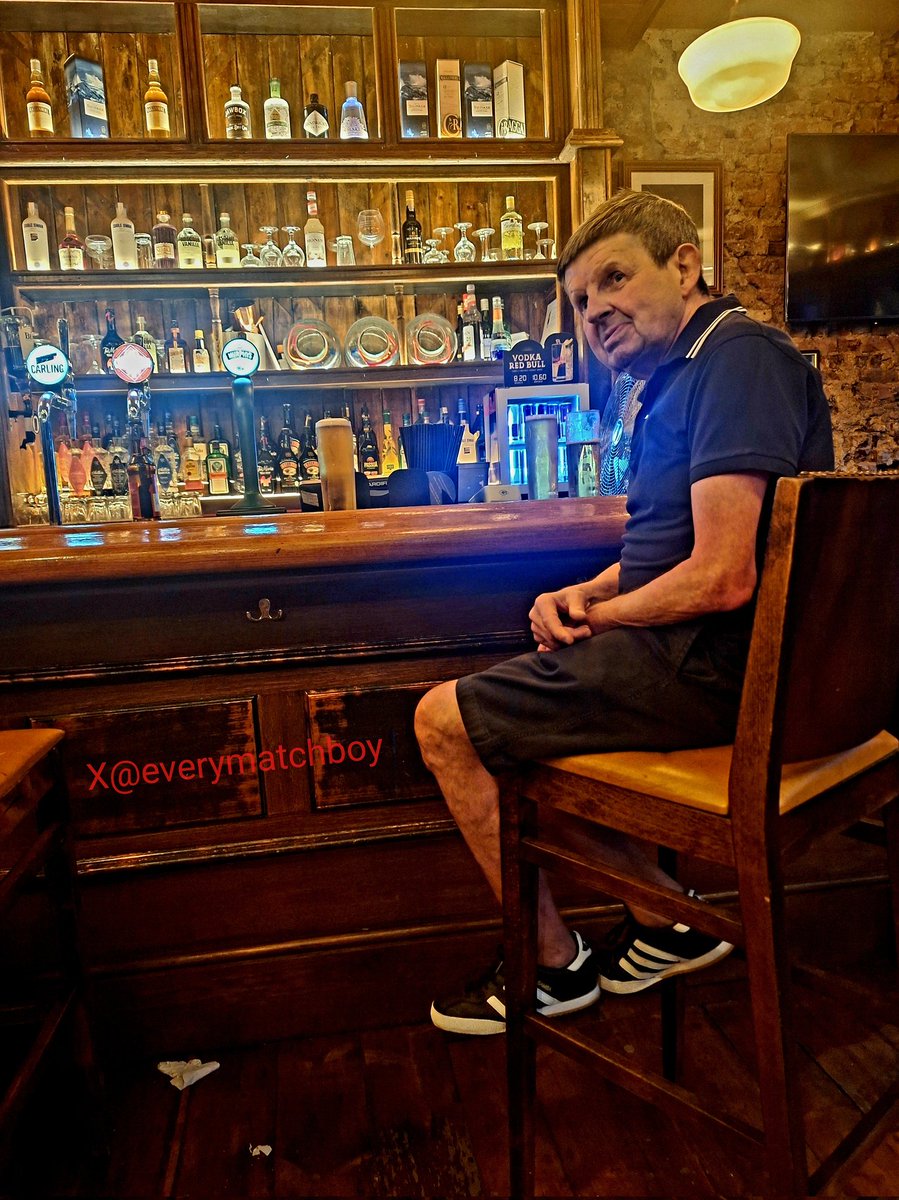everymatchboy's tweet photo. Contemplation!😁 #Afc #Legend #TheManor https://t.co/pDGaneG7Pp